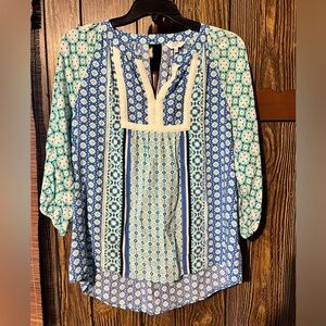 Crown & Ivy Blue and Green Geometric Blouse